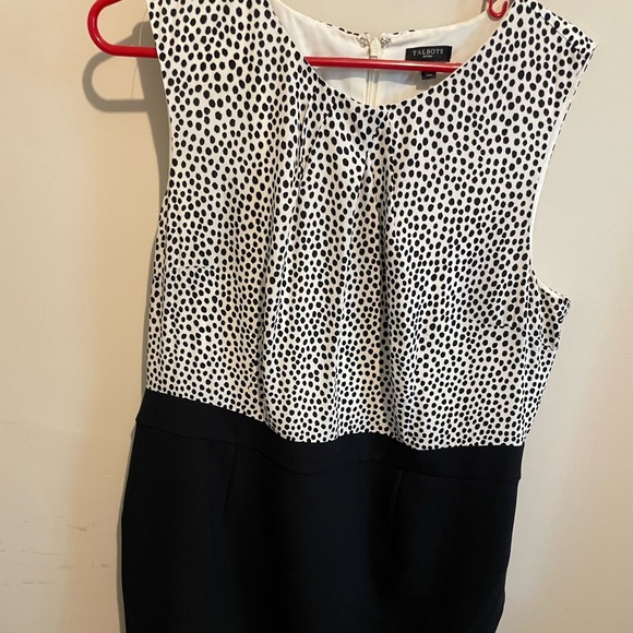 Sleeveless black polkadot dress - Picture 1 of 3